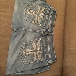 Stylish Blue Jeans with Embroidered Pockets
